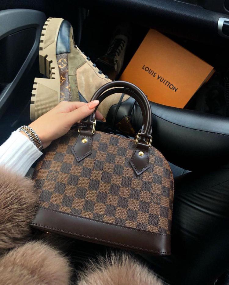 여대생 가방 명품, 2026년 무조건 사야 할 오픈 백 TOP3?