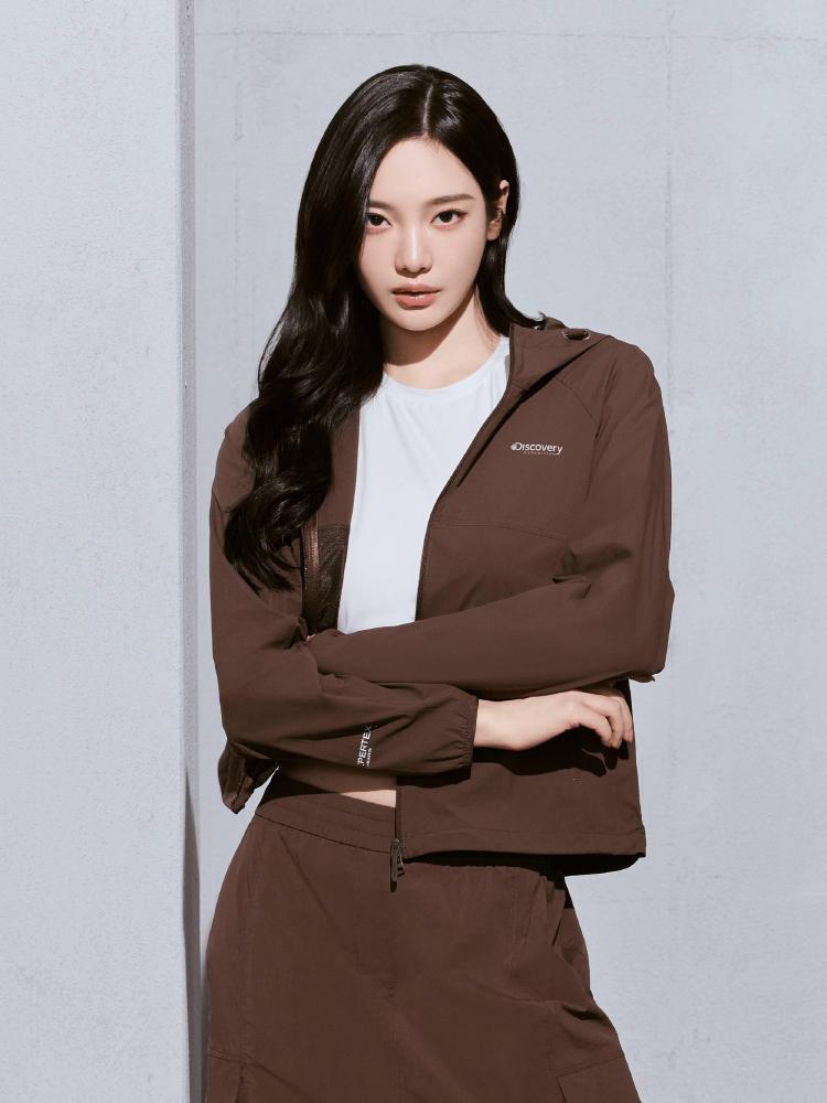 디스커버리 바람막이 경량, 닝닝이 입고 핫해진 비밀은?