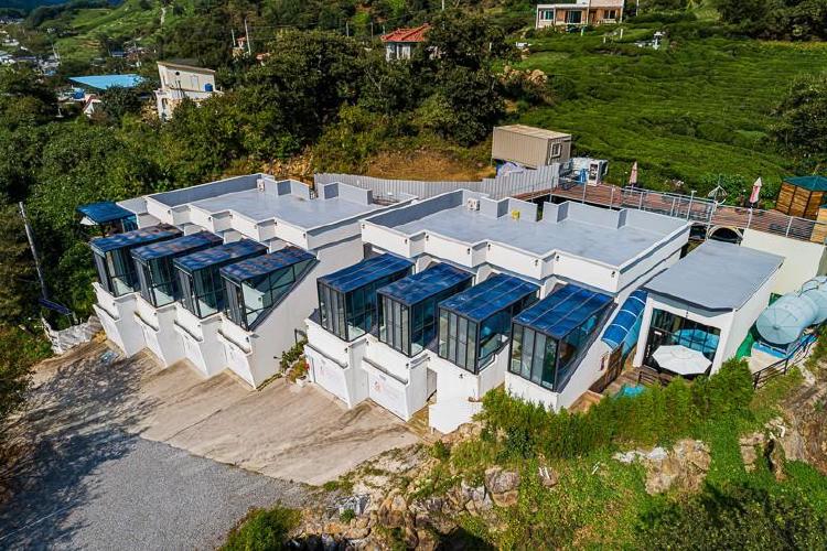 예그리나 풀빌라